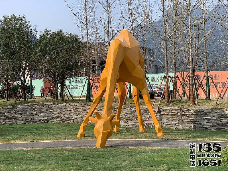 公園創意玻璃鋼幾何橙色的長頸鹿雕塑 公園創意玻璃鋼幾何橙色的長頸鹿雕塑