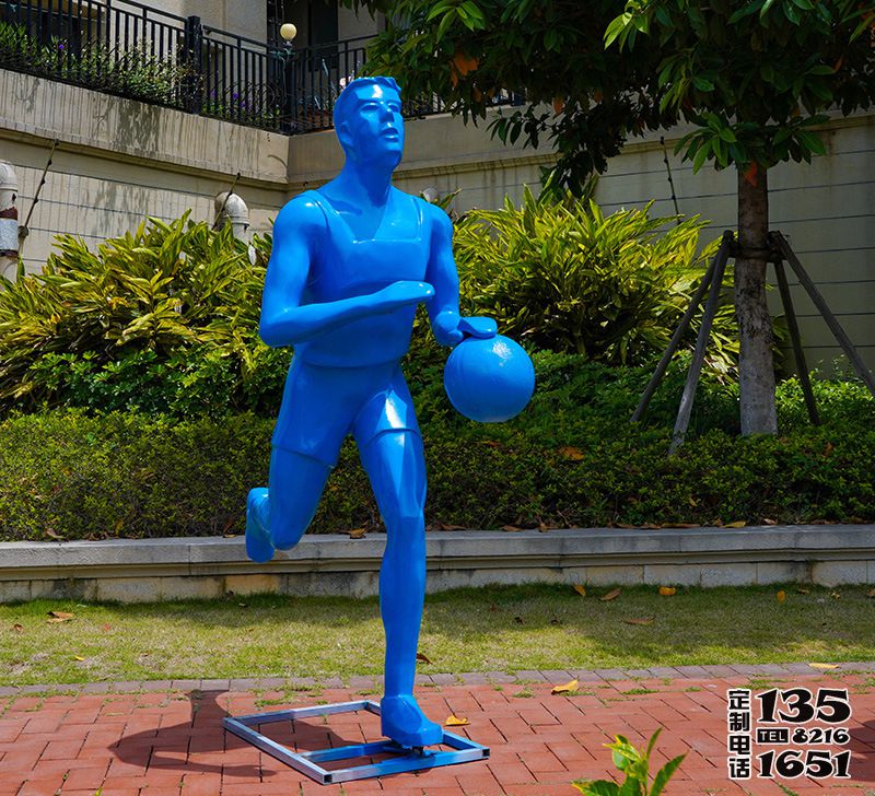 公園廣場玻璃鋼運動打籃球的人物雕塑 公園廣場玻璃鋼運動打籃球的人物雕塑