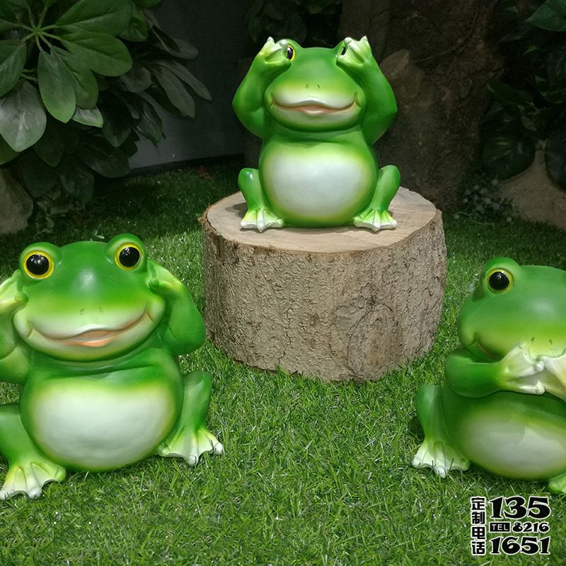 景區(qū)公園擺放的玻璃鋼卡通青蛙雕塑 景區(qū)公園擺放的玻璃鋼卡通青蛙雕塑